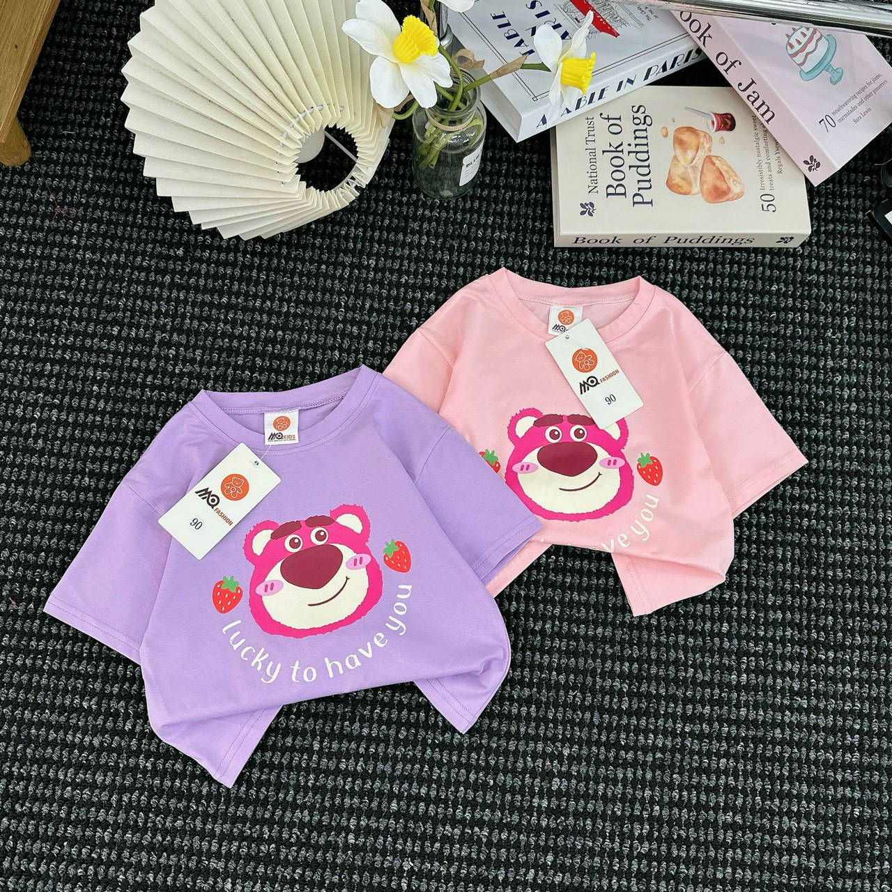 Áo thun bé gái cộc tay 1-6 tuổi hình Gấu dâu vải cotton co giãn thấm hút mồ hôi kiểu dáng thời trang