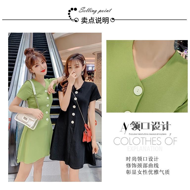 Váy xòe phối cúc phong cách trẻ trung phong cách Hàn Quốc