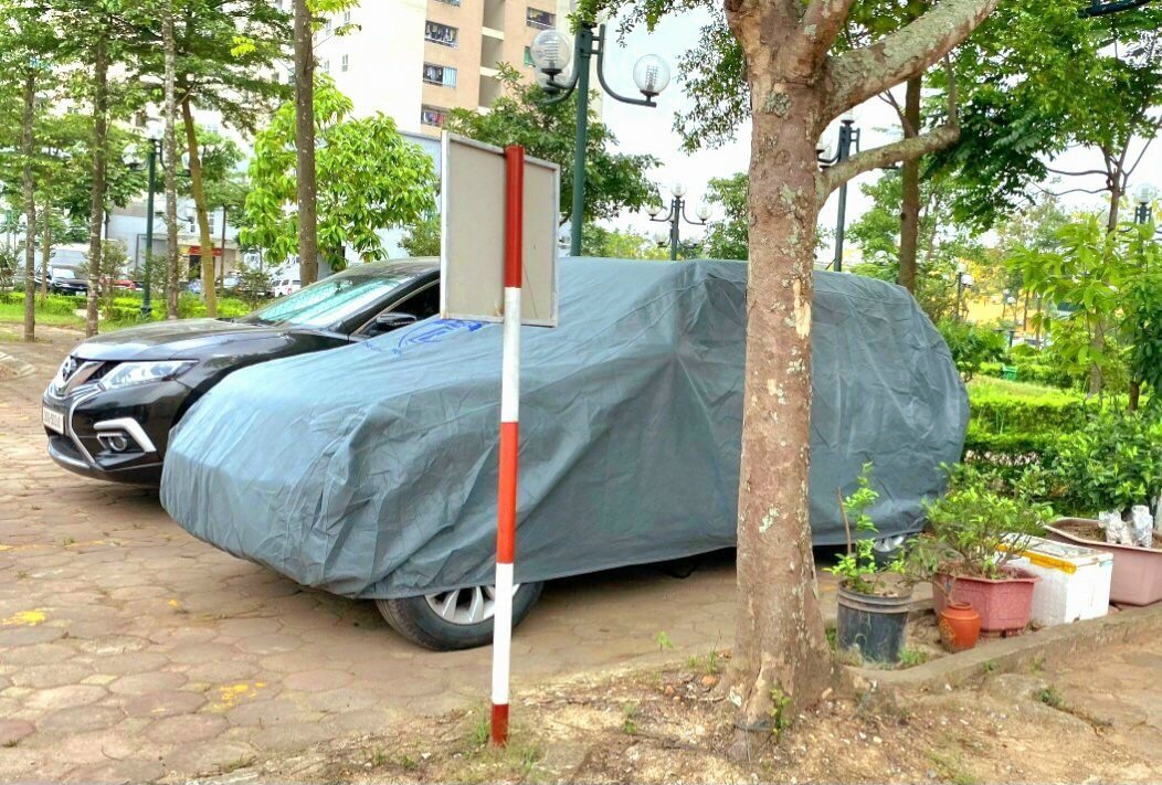 Bạt phủ ô tô chất liệu vải không dệt cao cấp thương hiệu MACSIM dành cho Volvo V40 màu ghi
