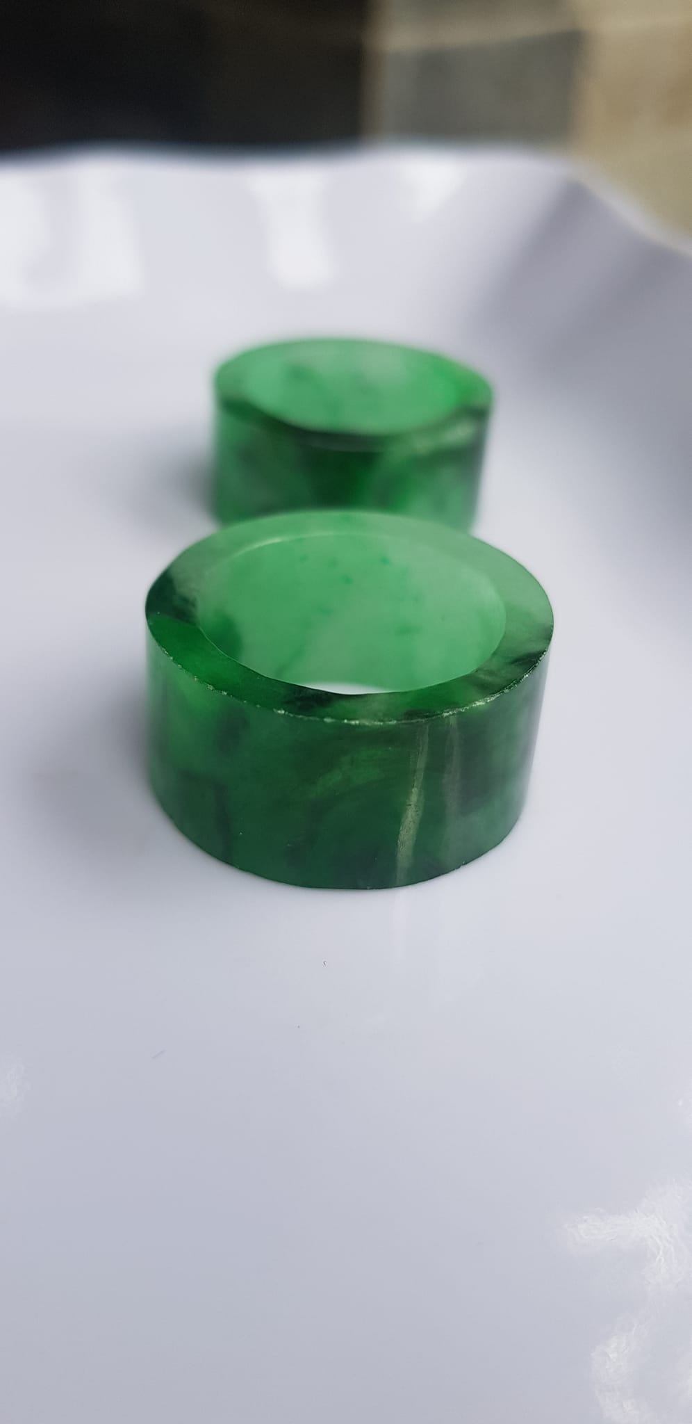 Nhẫn Càn Long Đá Cẩm thạch tự nhiên Nhẫn Ni 18mm x cao 12mm x dầy 3mm bóng đẹp Nam Nữ đeo Ni 18mm màu xanh ngọc lý sơn thủy 1 bên bóng rất đẹp sang ạ