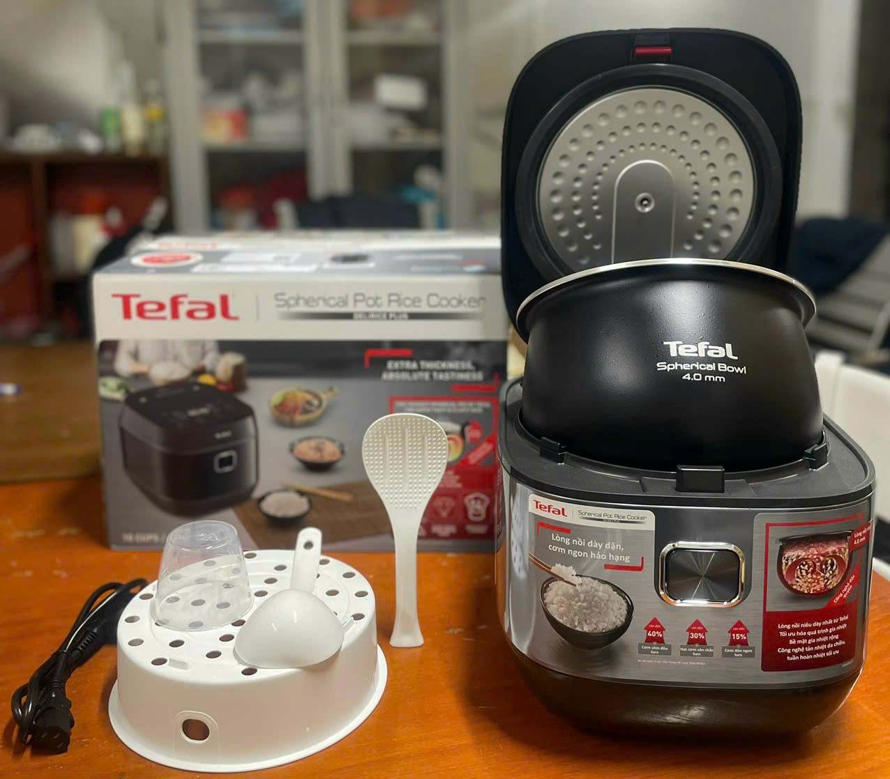 Nồi cơm điện tử Tefal RK776B68, Công suất 750W, Dung tích 1,8 lít, Lòng nồi niêu 6 lớp độ dày 4mm bằng nhôm phủ chống dính Ceramic, Hàng chính hãng - Bảo hành 2 năm