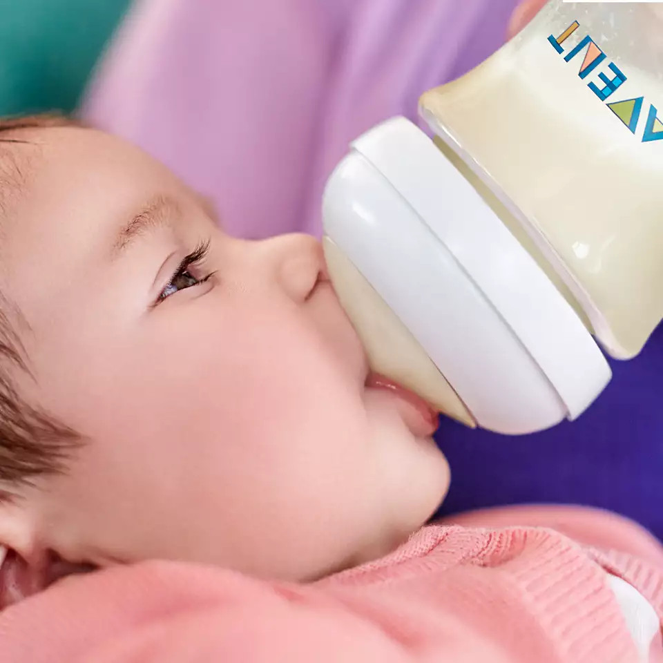 Hộp 1 Bình Sữa Bằng Nhựa Philips Avent Không Có BPA 60ml Cho Bé Từ Sơ Sinh - 0.39.17