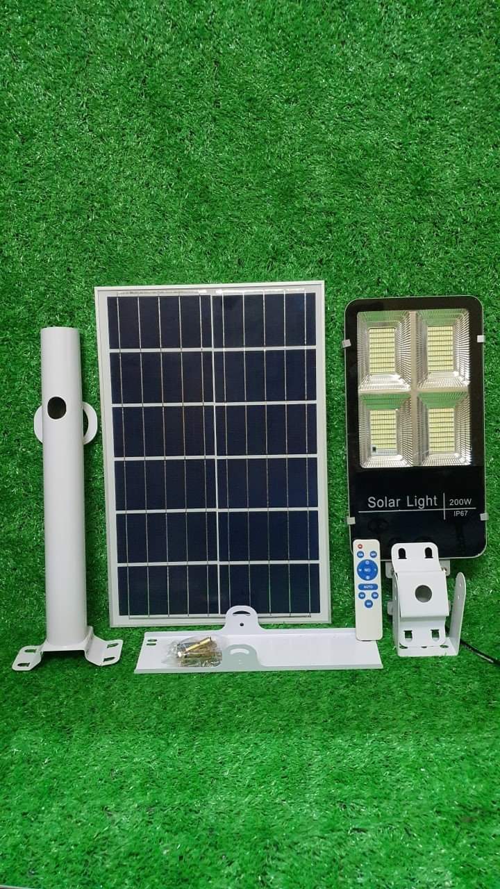 Đèn Năng Lượng Mặt Trời sân vườn 100W 200W 300W 400W