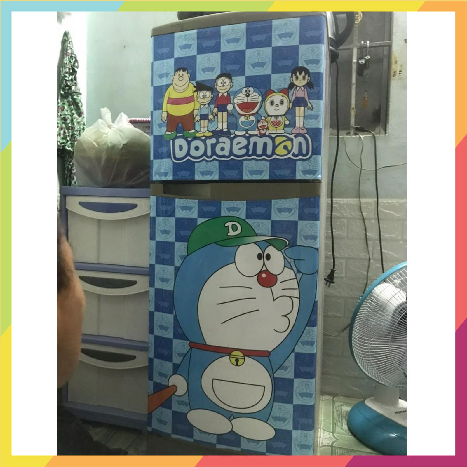 Decal dán tủ lạnh in hình doremon, gồm 4 kích thước chọn lựa, mẫu in hình sắc nét keo bám dính tốt