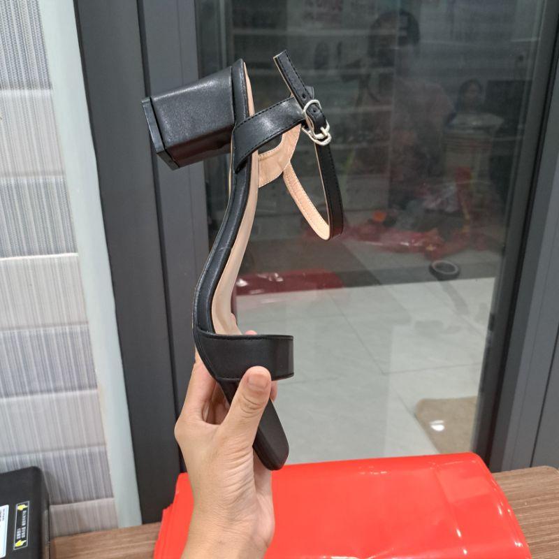 Giày sandal cao gót big size nữ 40 41 42 43 quai ngang thời trang màu đen gót vuông mũi vuông cao 5 phân