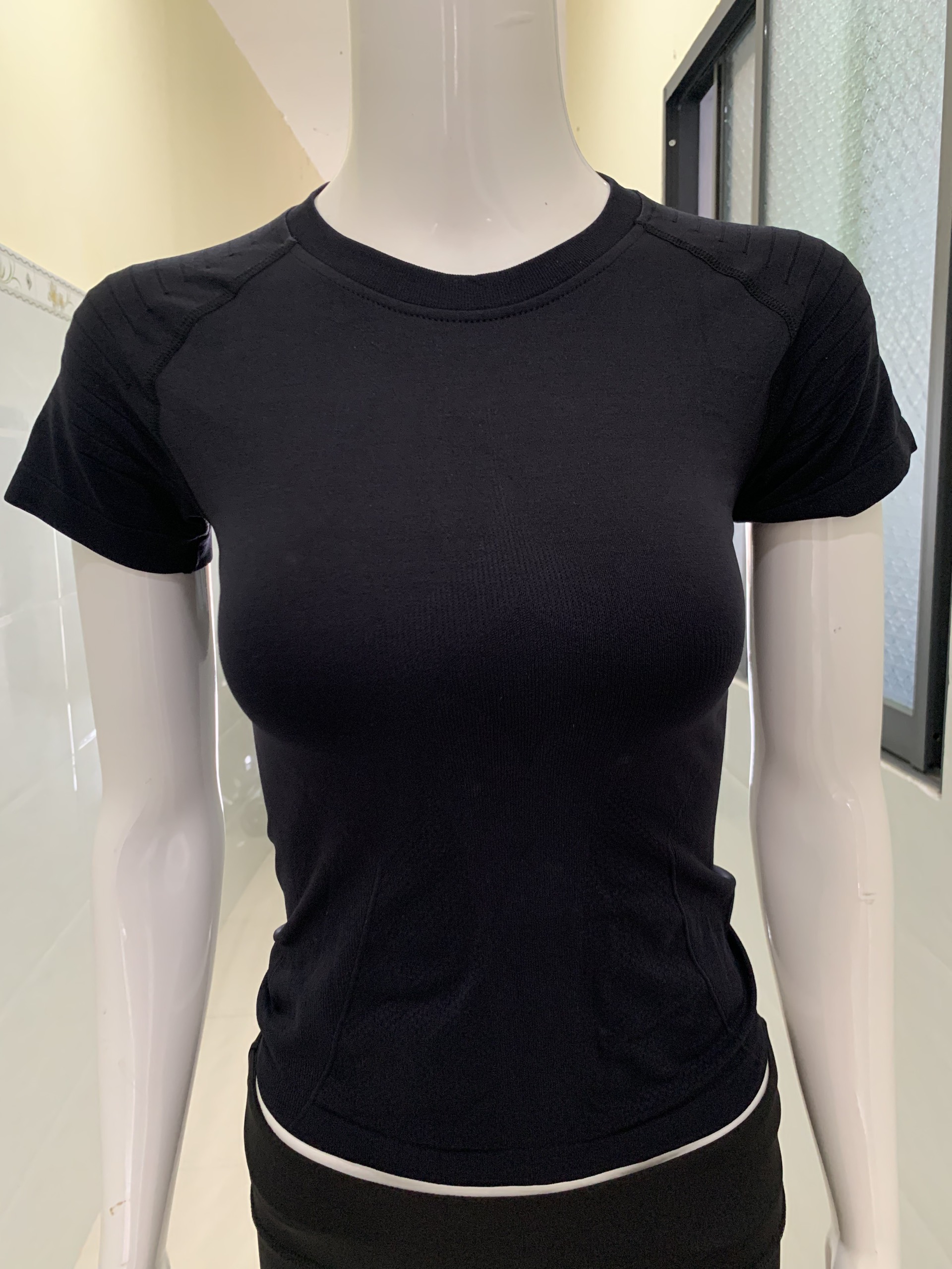 Áo Thun Nữ Cộc Tay Vải Polyester Cao Cấp Thấm Hút Mồ Hôi Tốt,Vải Xịn K Bai K Nhão