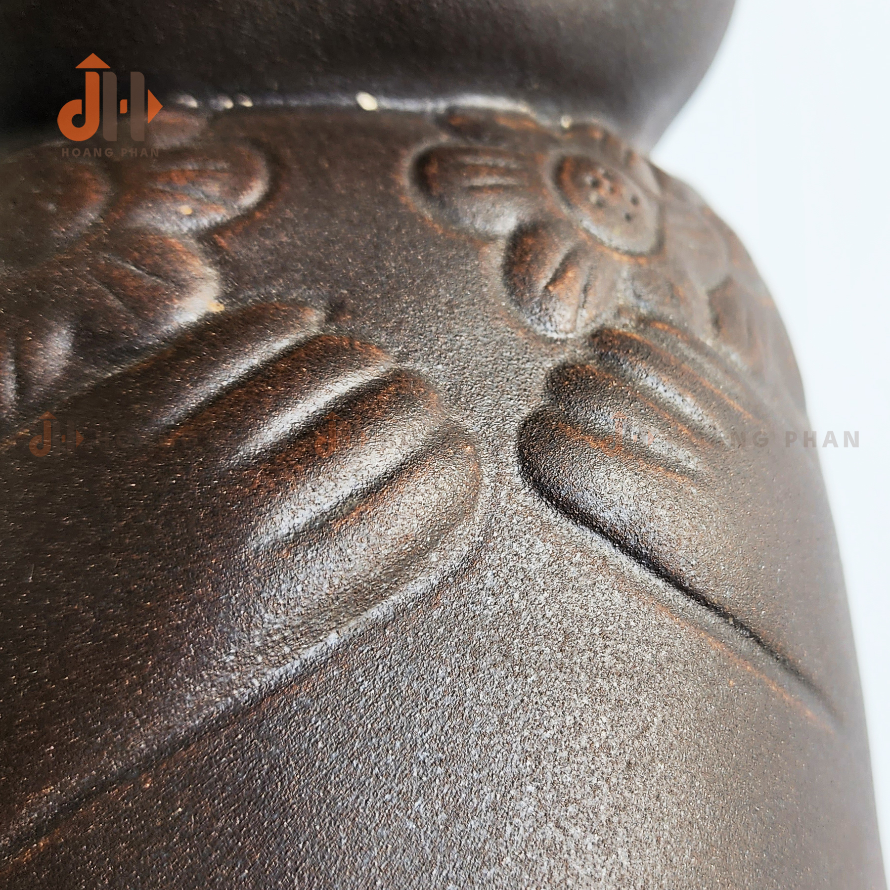 Tượng Sư Tiểu Ôm Hoa Hạt
