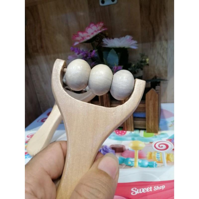 MÁT XA CẦM TAY GỖ. MASSAGER MẶT