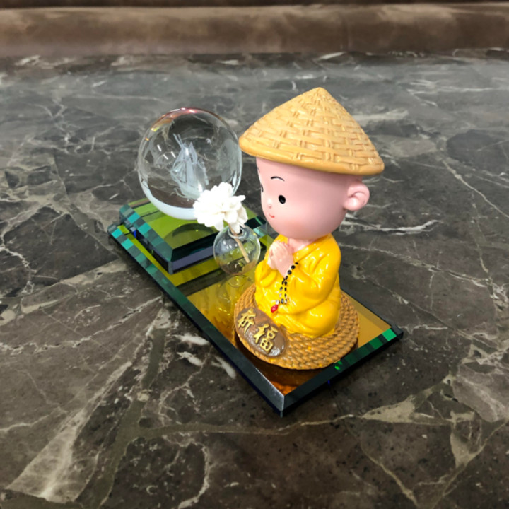 Tượng phật nước hoa pha lê cao cấp trang trí trên taplo ô tô, xe hơi