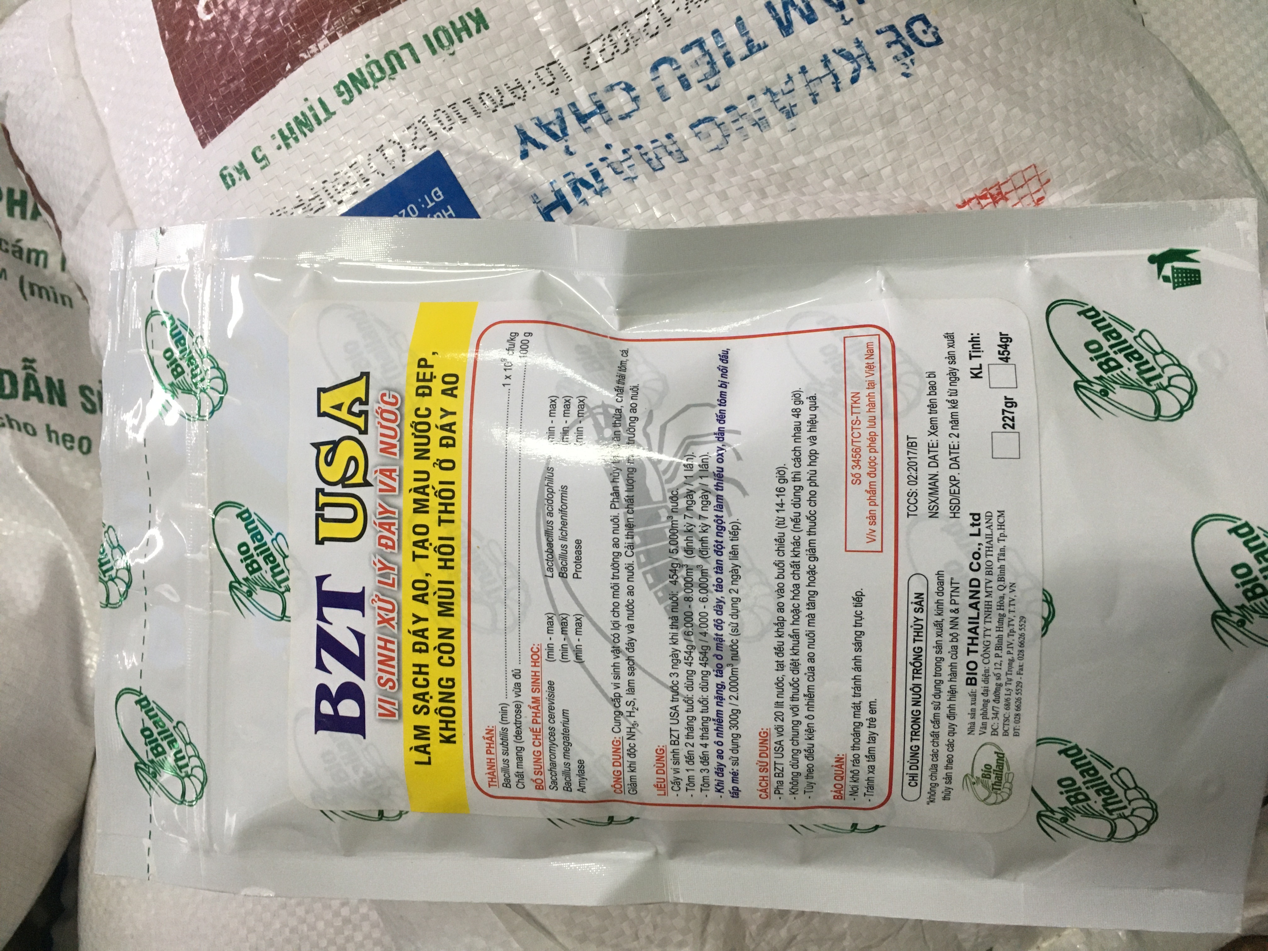 BZT USA vi sinh xử lí đáy và nước,làm sạch đáy ao , tạo màu nước đẹp, cho ao hồ tôm cá thuỷ hải sản