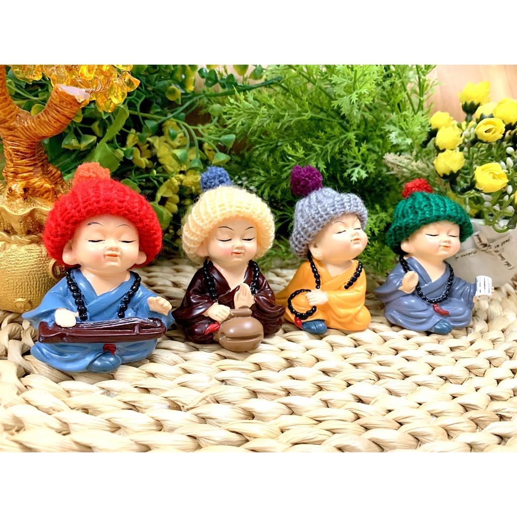 Bộ 4 tượng Chú Tiểu Cầm Kỳ Đội Nón Len