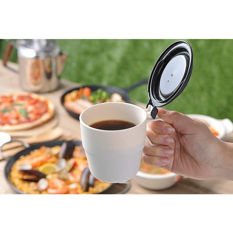 Cốc uống nước kèm nắp liền màu trắng kem nội địa Nhật Bản