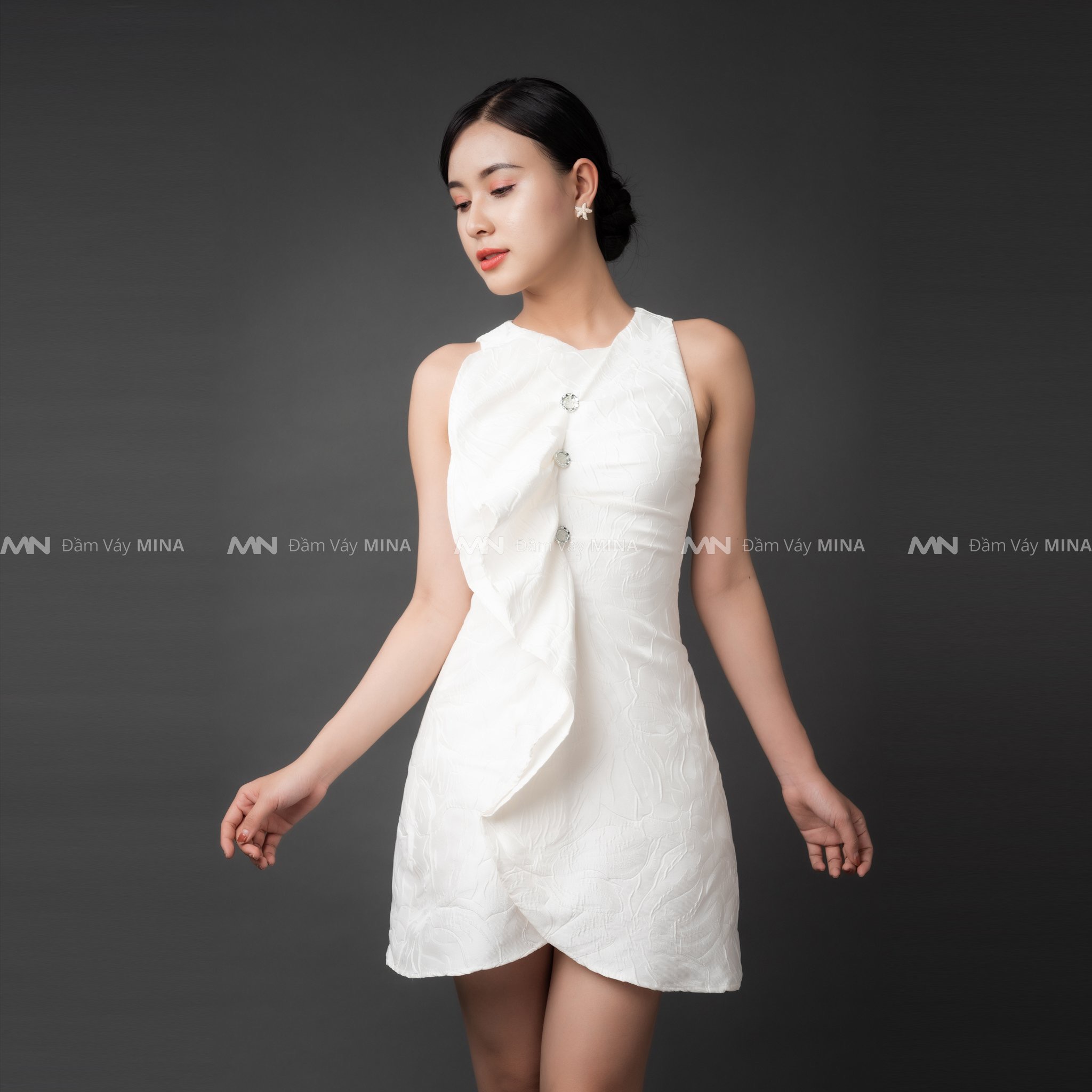 Đầm dự tiệc thiết kế cao cấp dáng xoè màu trắng chất liệu gấm dệt phù hợp đi chơi, dạo phố MN185