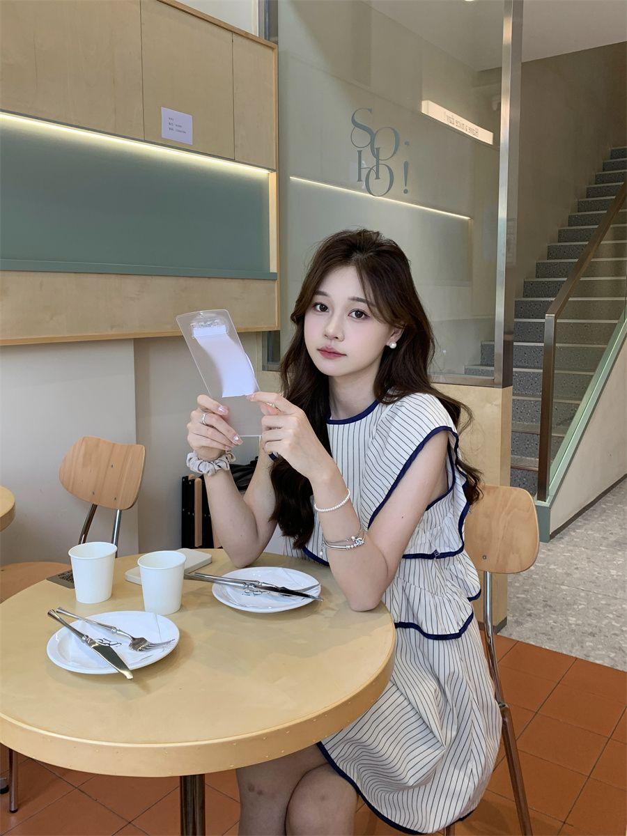 CHENGRUI Morjin sọc nhỏ tay áo đầm mùa hè nữ Hàn Quốc viền lá sen không đều tay búp bê váy