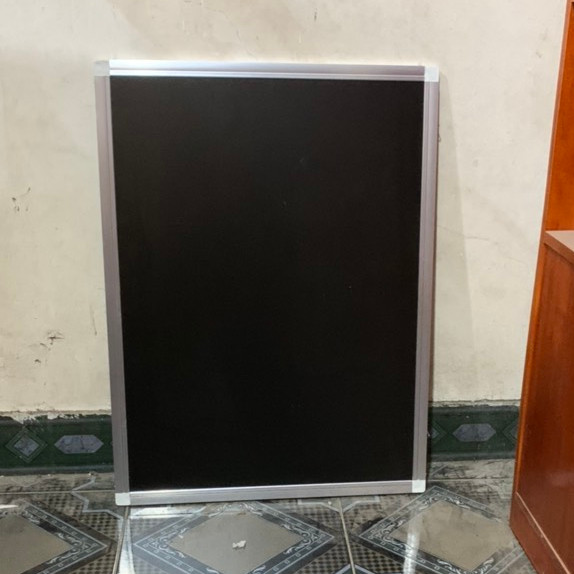 bảng đen viết phấn nẹp nhôm 60cm x 80cm