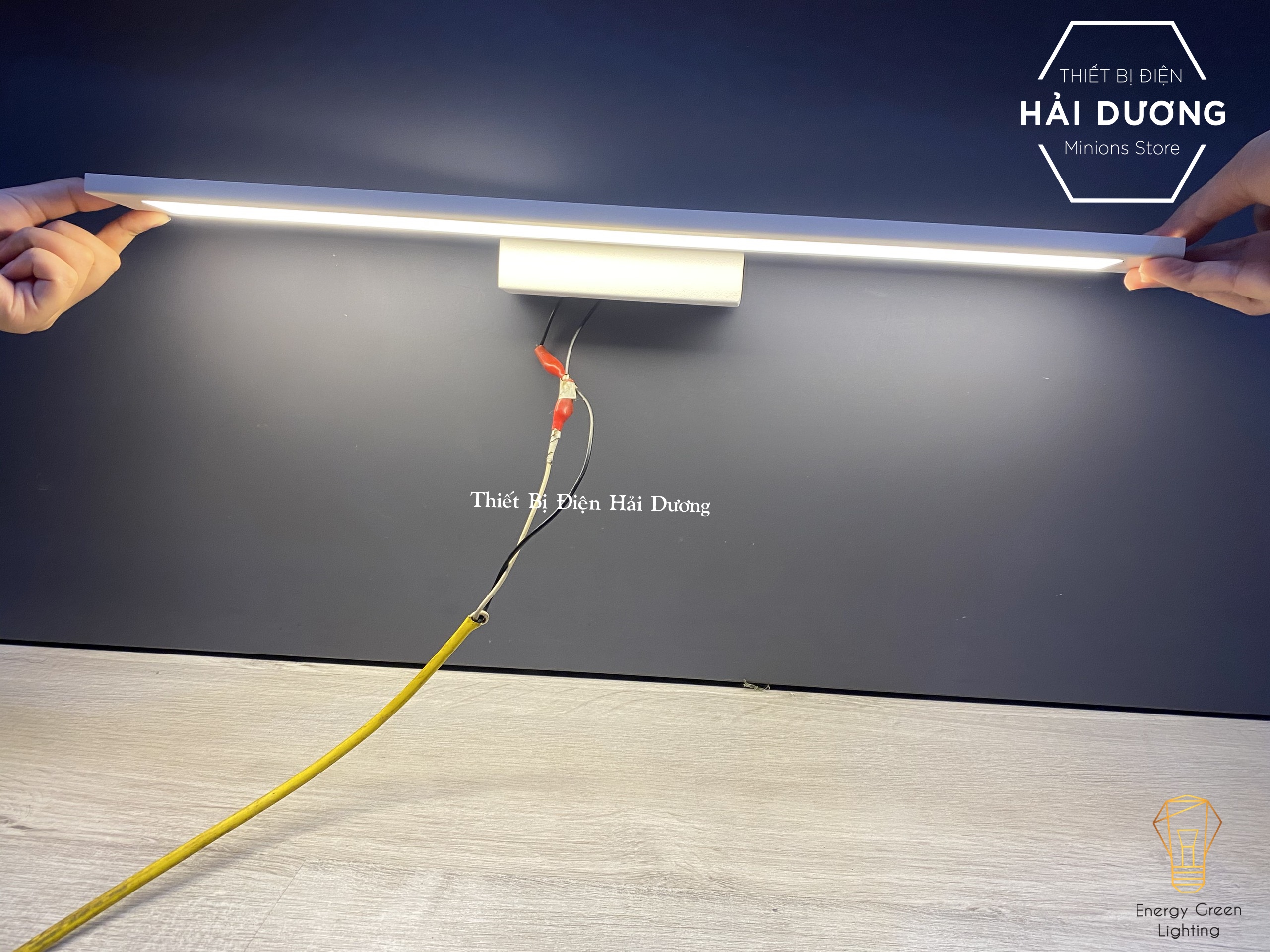 Đèn soi tranh - Đèn rọi gương Led Model A60 88cm Ánh Sáng Vàng - Có video