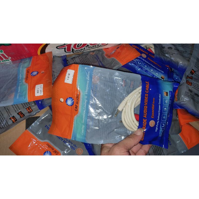 Dây 3,5 ra av 1,8m , dây av1,8m , dây av , cáp âm thanh , cáp av