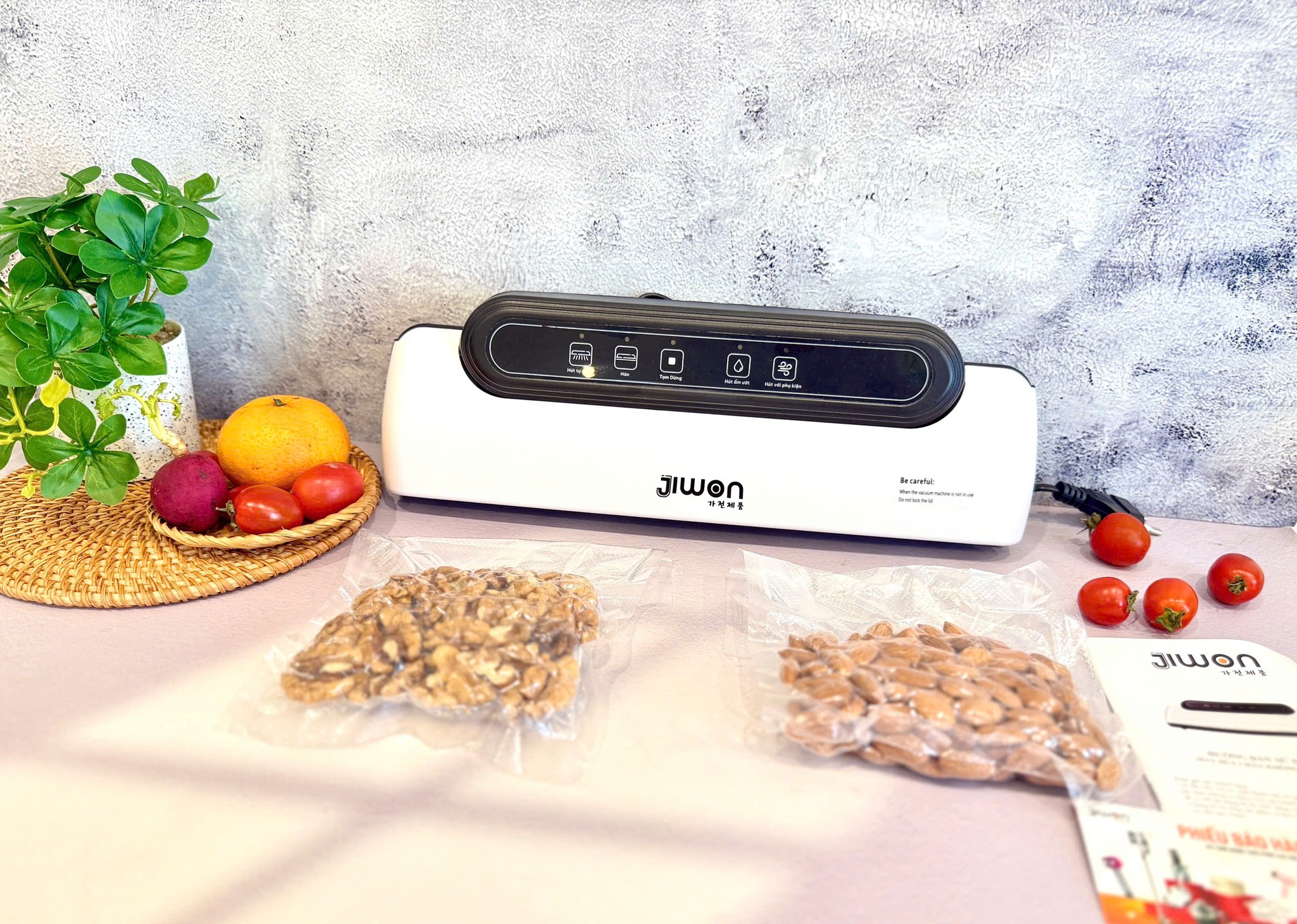 Máy hút chân không JIWON JWH-2830, máy hàn miệng túi nhỏ gọn, dùng được cho đa số loại túi