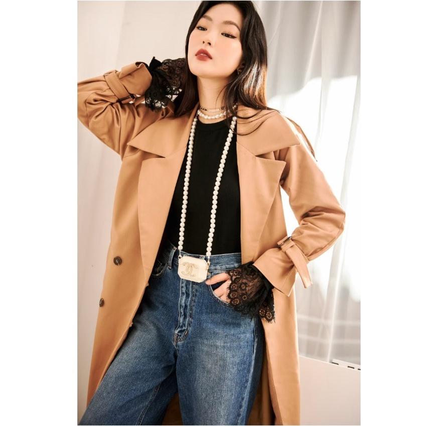 Áo khoác trench coat dáng dài, chất liệu dày dặn, màu nâu cafe