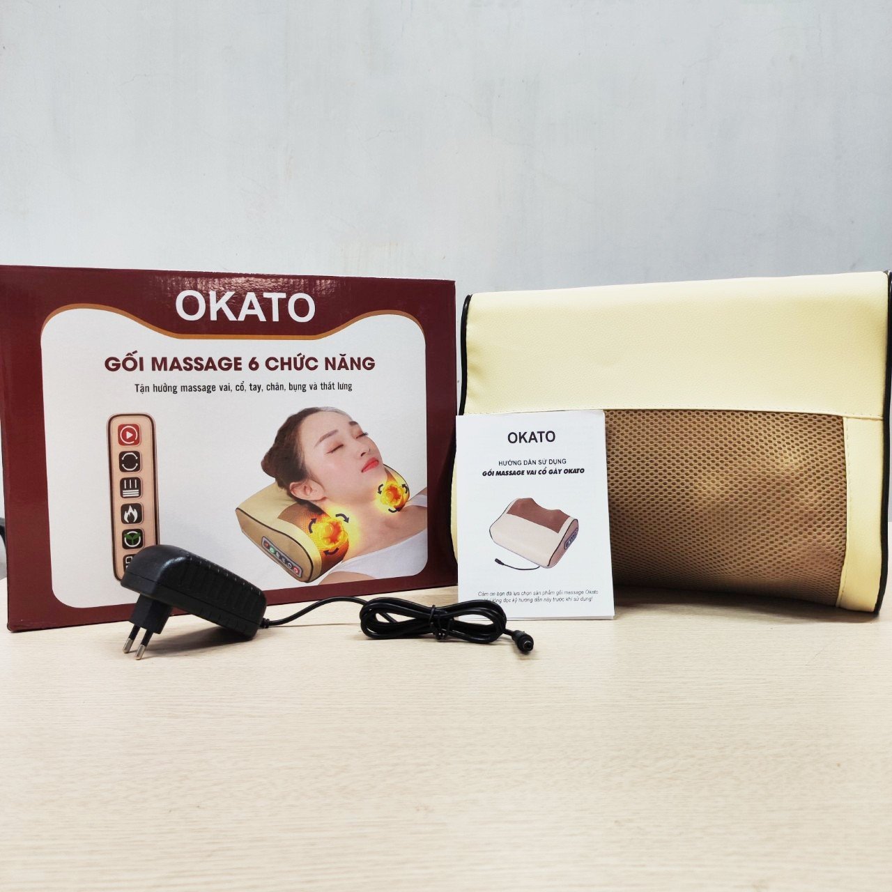 Gối massage cổ vai gáy thắt lưng kết hợp xoa bóp chườm nóng giúp giảm đau hiệu quả