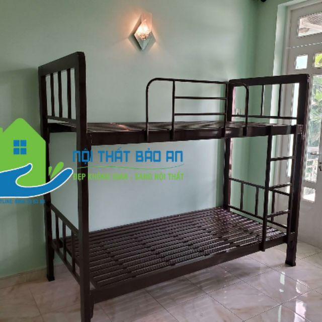 Giường sắt hai tầng hộp 1m2 x 2m