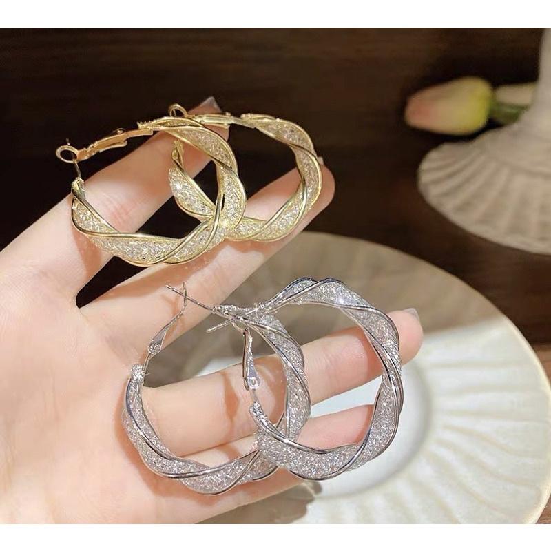 Khuyên tai bông tai nữ tròn xoắn dự tiệc đẹp Ring House