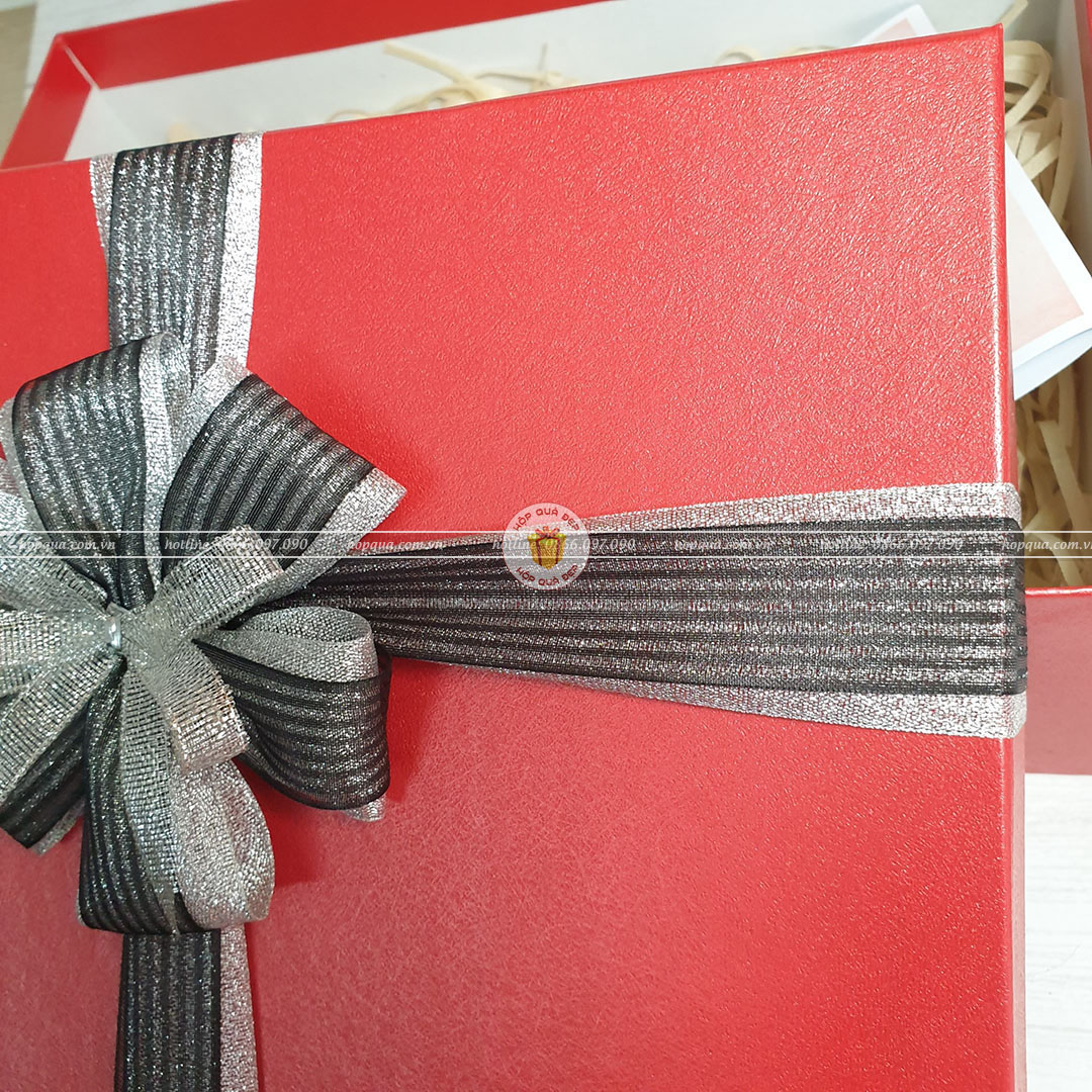 Combo hộp đựng quà đẹp size 30x20x10cm tặng thiệp + giấy rơm lót + túi quà - HQ09