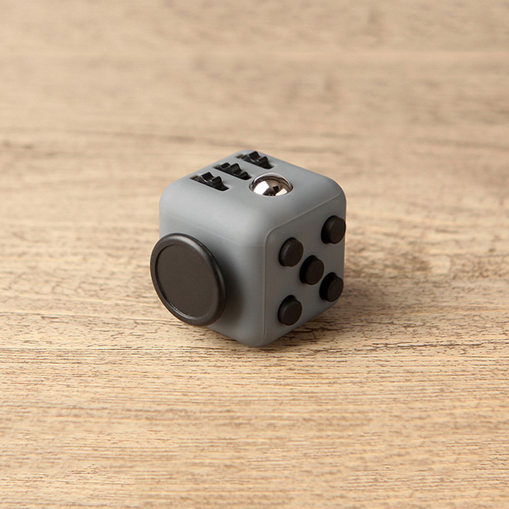 Fidget Cube khối vuông thần kì giảm stress - Màu ngẫu nhiên