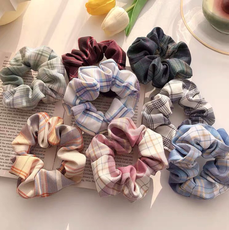 Cột tóc vải scrunchies caro xinh xắn Tatitava