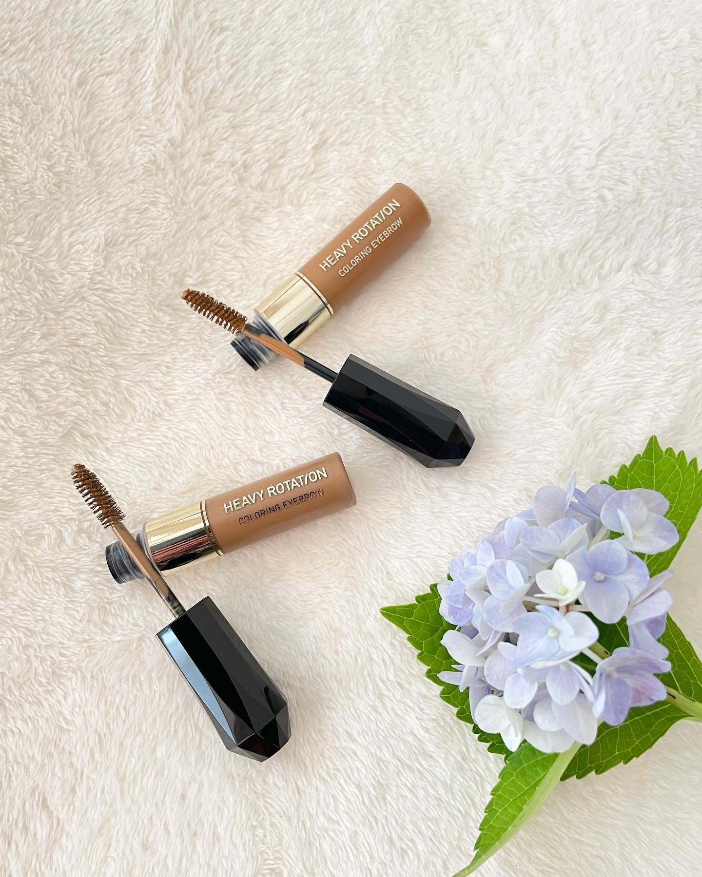 Mascara Chải Đổi Màu Lông Mày Chống Lem Trôi Kissme Heavy Rotation Coloring Eyebrow 8g ( Màu Xám Be )