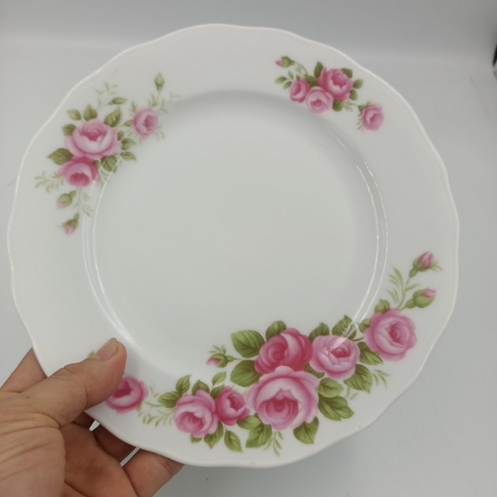 Đĩa Sứ Hoa Hồng Chùm Đỏ Kích Thước 20.5 CM Hàng Nhập Khẩu Cao Cấp