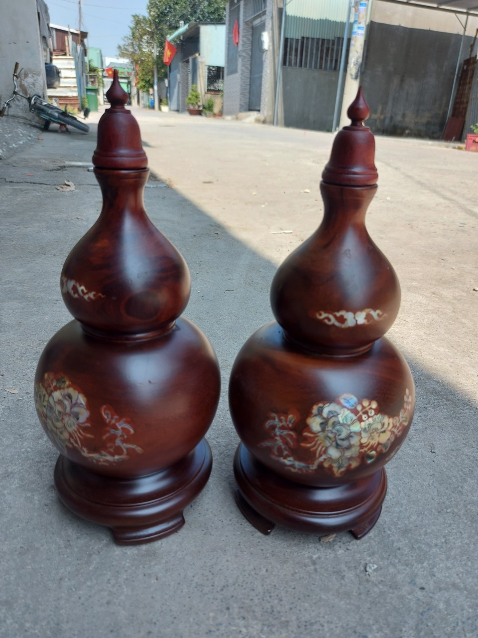 Cặp Lục bình hồ lô gỗ lim cẩn cao 30cm