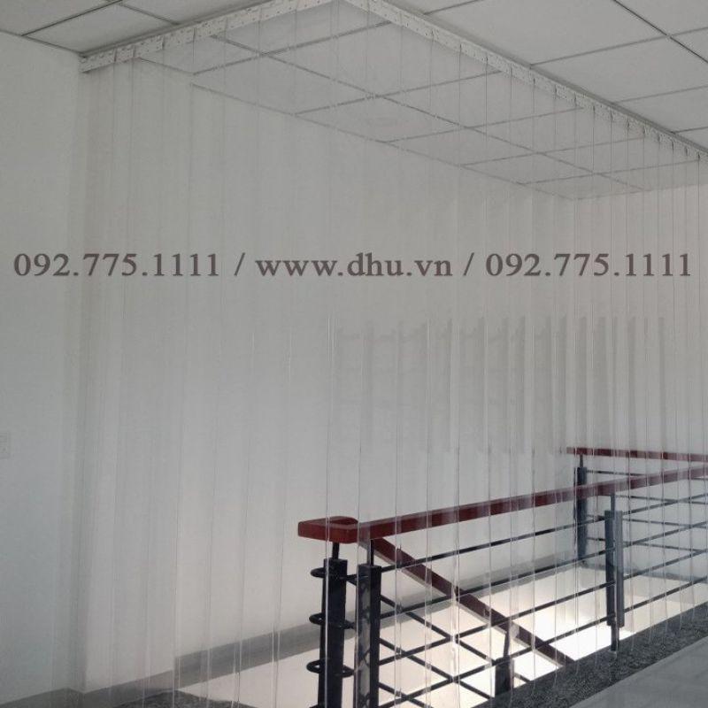 Màn cửa nhựa ngăn lạnh cho các cửa rộng khác nhau.