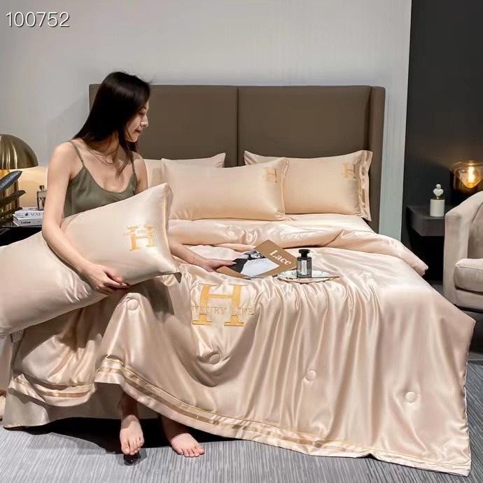 Bộ Chăn Ga Gối Lụa Thêu Chữ H LUXURY Set Chăn Ga Gối Lụa 4 Món Chăn Trần Hè