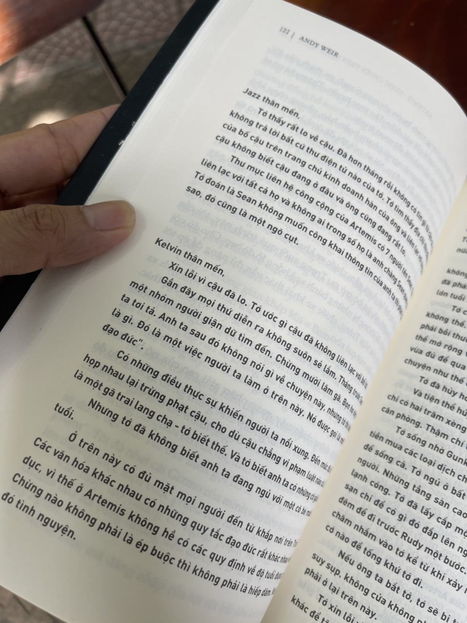 ARTEMIS - CUỘC CHIẾN TRÊN MẶT TRĂNG - Andy Weir – Lê Đình Chi dịch - Nhã Nam