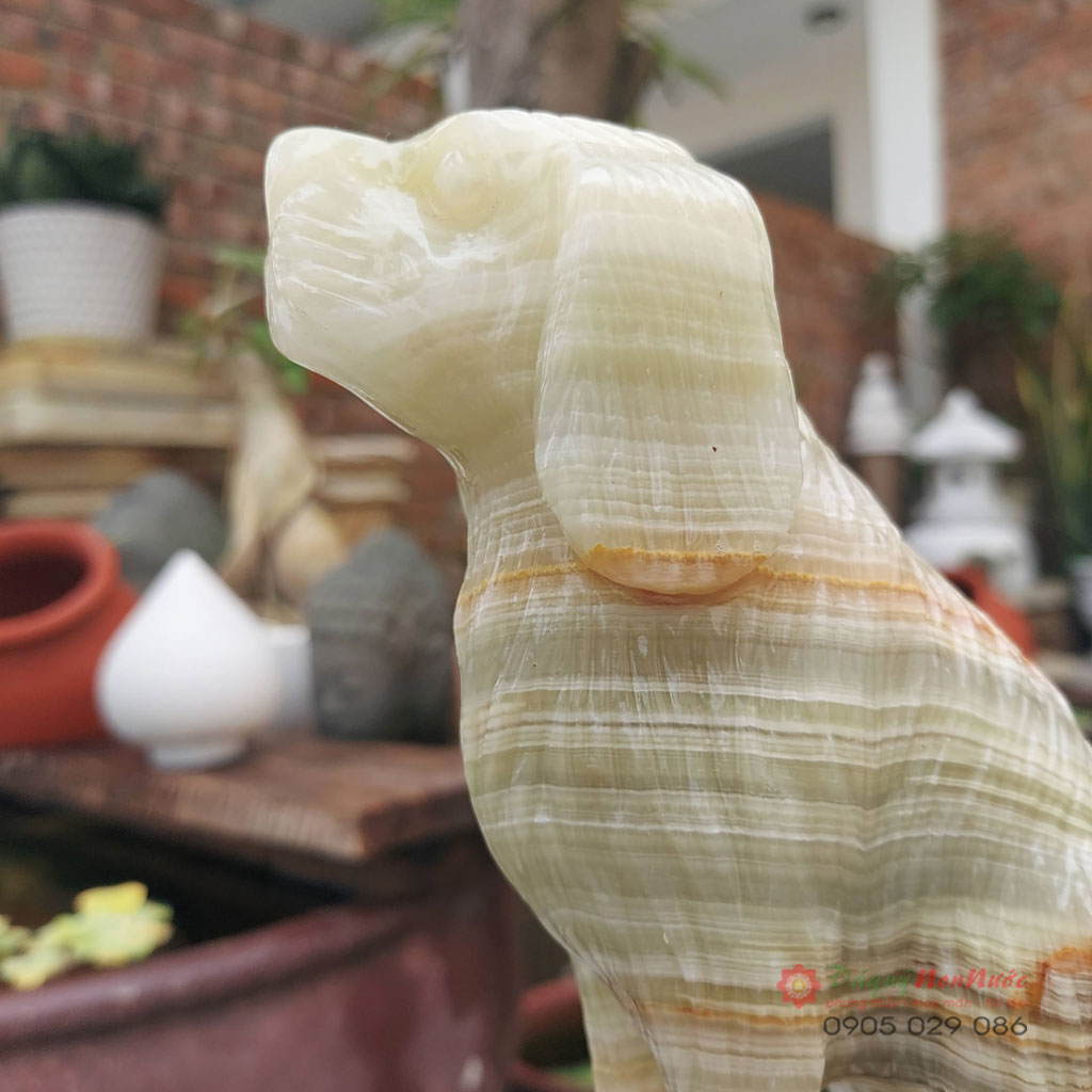 Tượng chó tuổi Tuất đá ngọc Pakistan 15cm - đá Non Nước