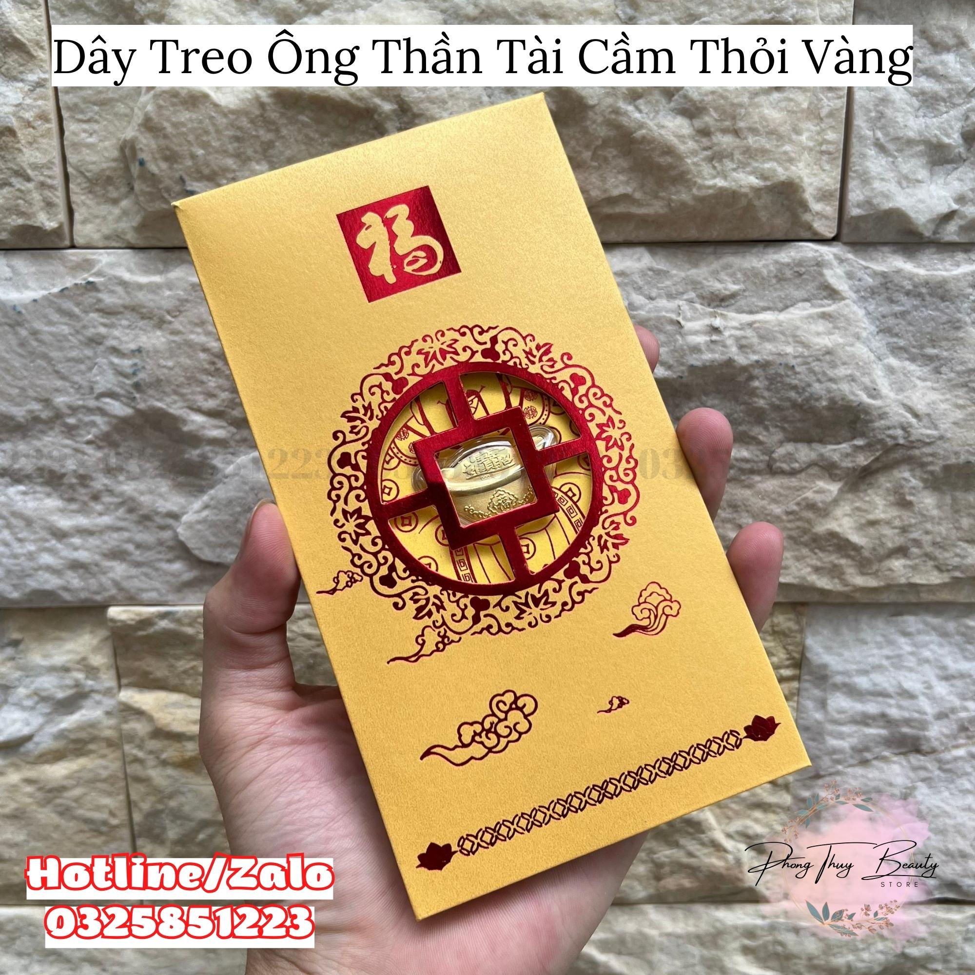 Bao Lì Xì Thần Tài Cầm Thỏi Vàng - Quà Tết Mừng Tuổi Năm Quý Mão 2023.(CÓ DÂY TREO)