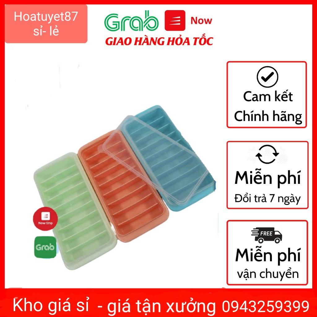 Vỉ khay đá 9 viên dài có nắp Việt Nhật chất liệu nhựa PP cao cấp