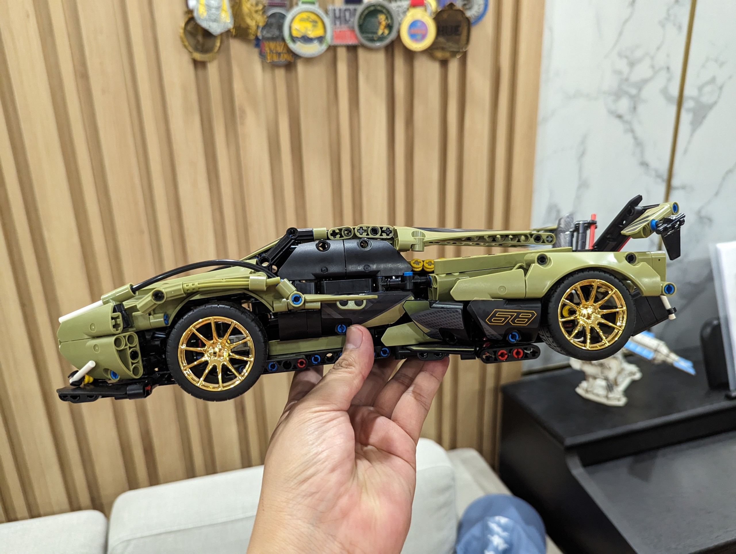 Đồ chơi lắp ráp mô hình tĩnh Xe thể thao Lamborghini V12 - SY BLOCK 8553