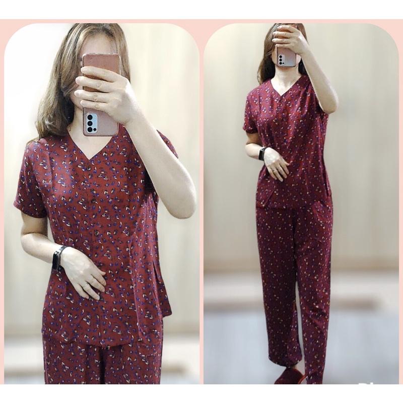 Bộ lanh nữ trung niên áo cổ tim tay cộc quần dài mở khuy VT