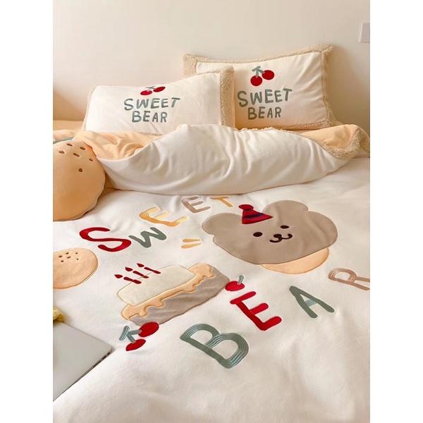 Bộ chăn Ga Gối Nỉ Nhung Gấu Teddy Giáng Sinh Hàng Nhập Khẩu Cao Cấp 5 Món Cherry