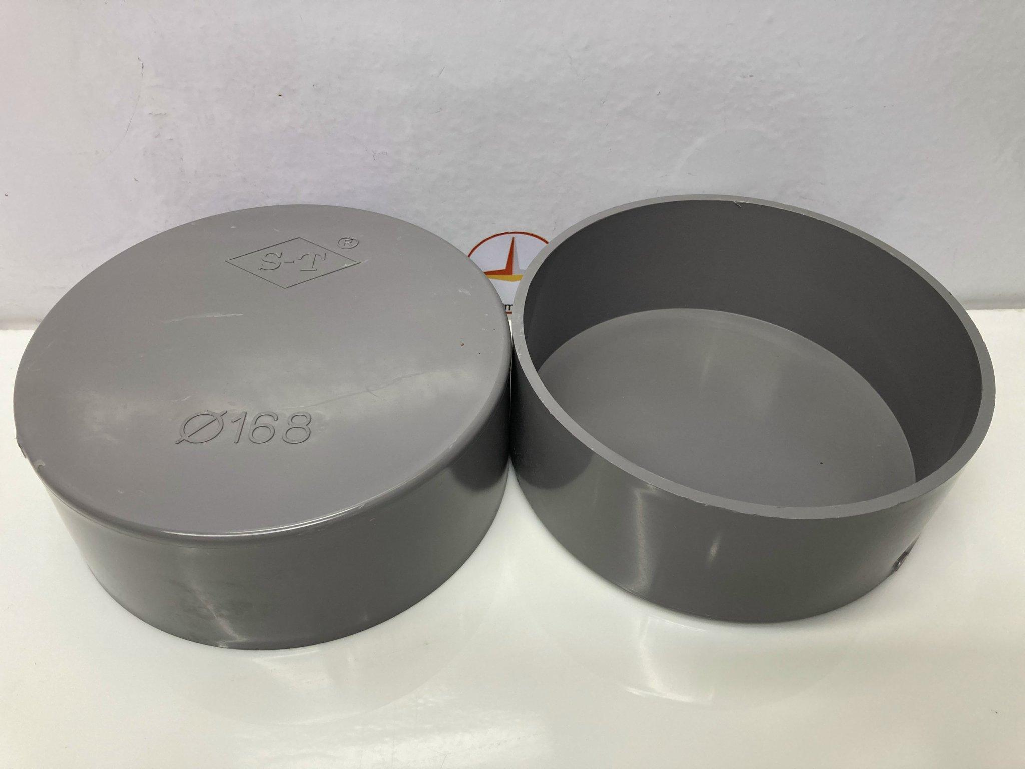 Nắp bịt 168 nhựa PVC