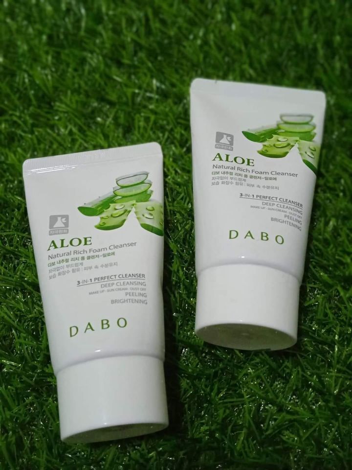 Sữa rửa mặt trắng da sạch nhờn chiết xuất lô hội Dabo Hàn Quốc (60ml)