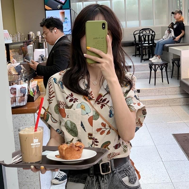 Áo sơ mi hoa lá cổ bẻ form rộng
