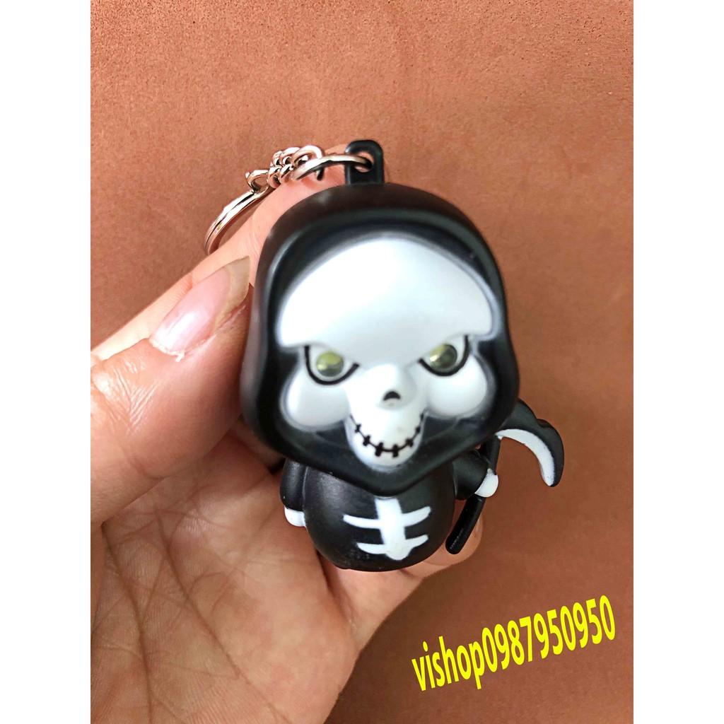 Móc khóa phát sáng thần chết cầm rìu