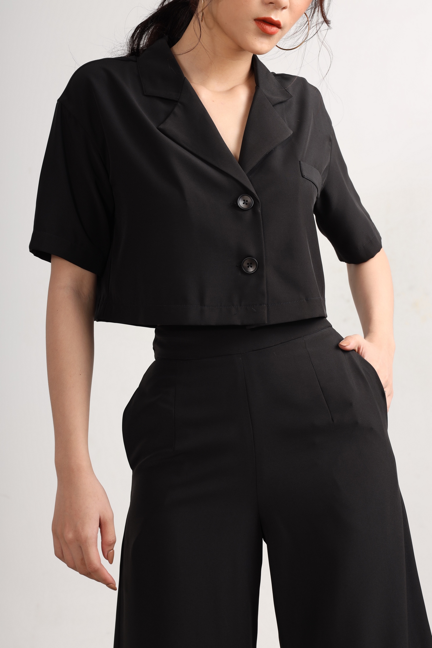 Set áo vest croptop quần dài ống rộng lưng thun cá tính