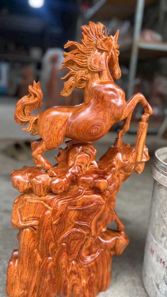 Tượng con ngựa song mã uyên ương bằng gỗ hương đá kt cao 50×22×15cm