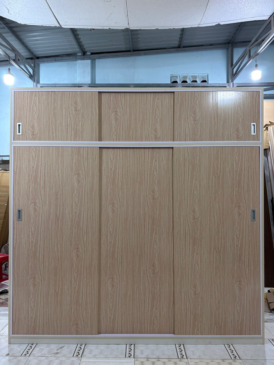 Tủ áo lùa Tundo 1m6 x 2m2 cỡ lớn
