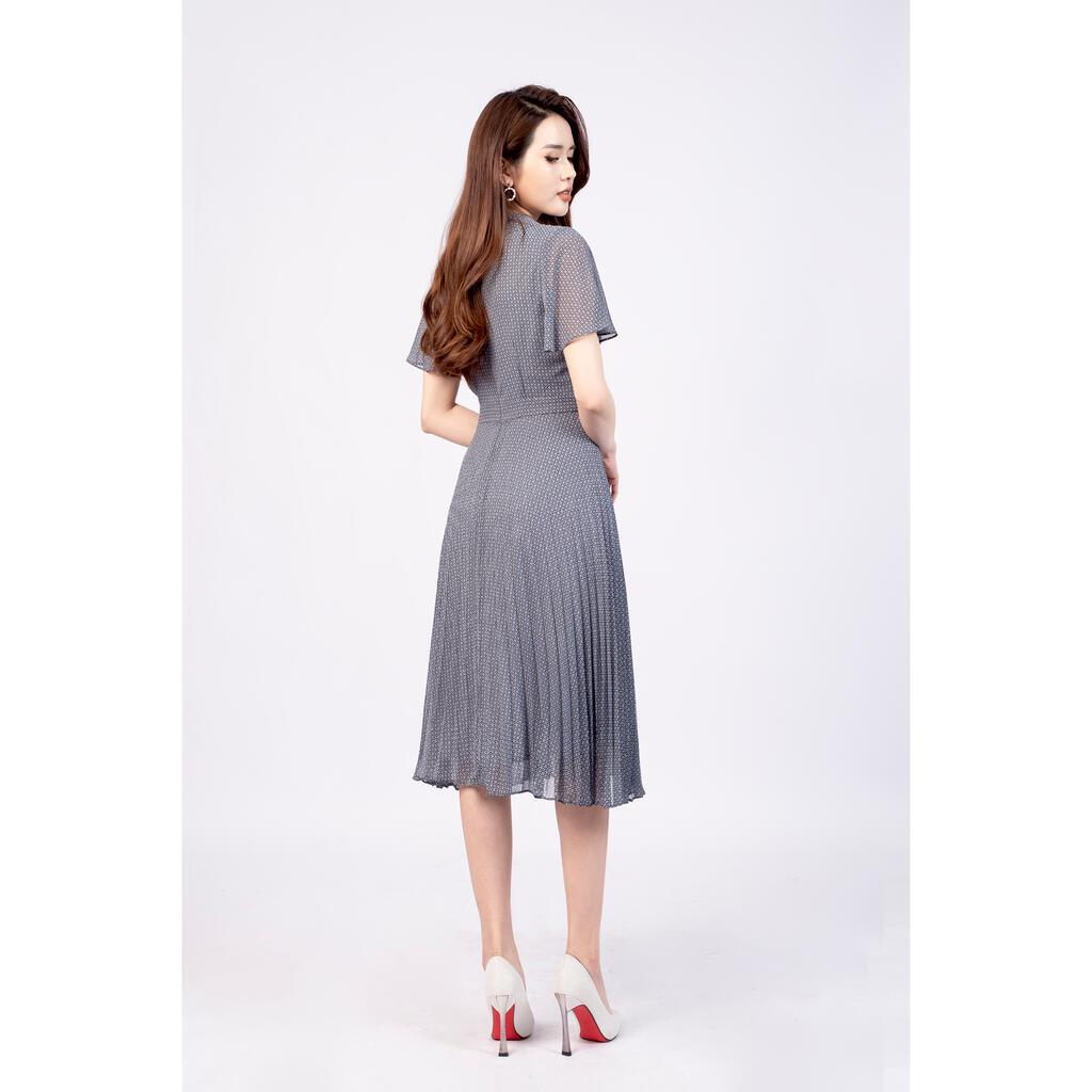 Đầm xòe, chân váy dập ly, tay cộc, cổ buộc nơ, ngực đính viền ren MMOutfit M-DA071021326