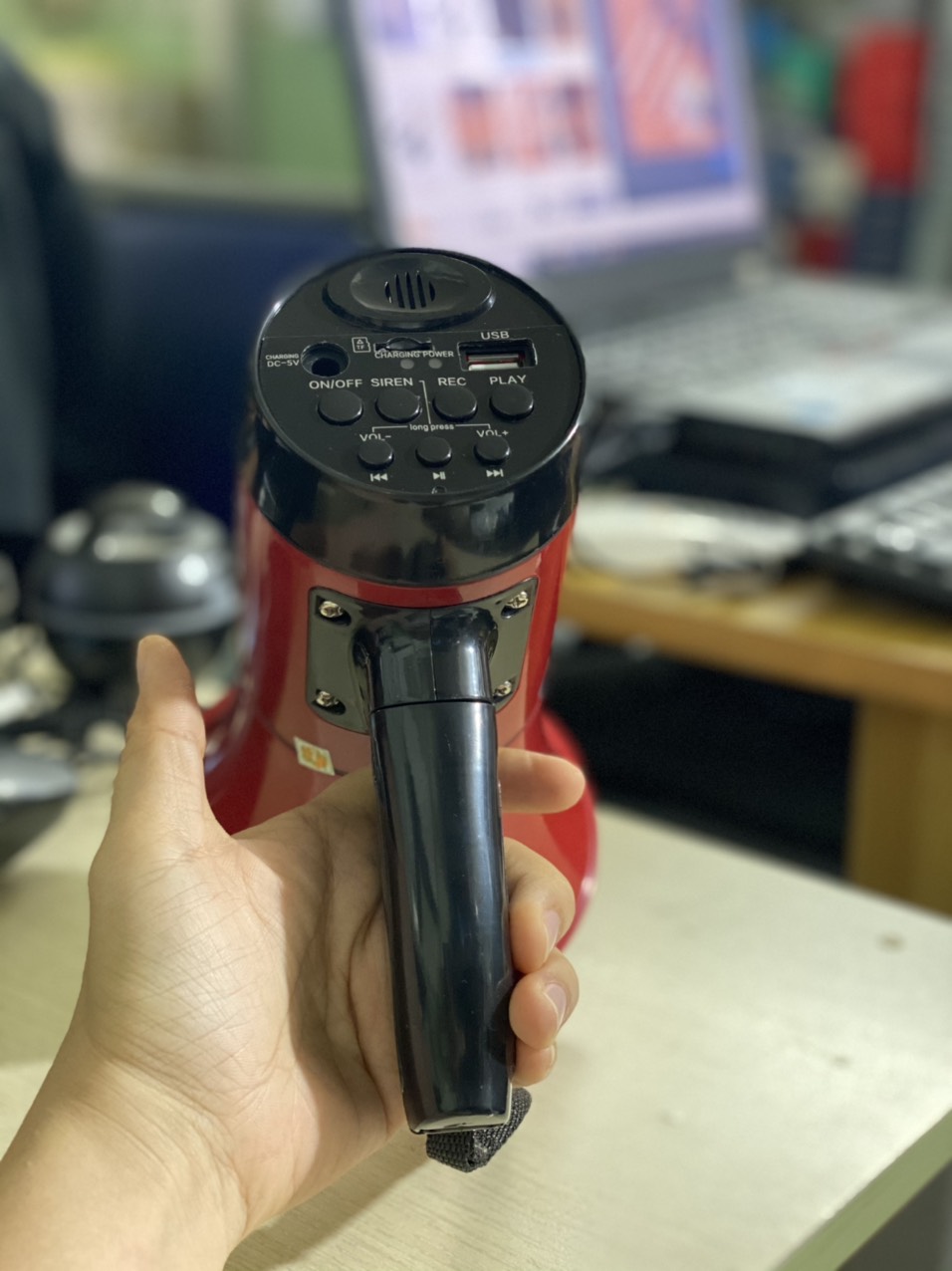 Loa phóng thanh loại tốt có khe usb và thẻ nhớ